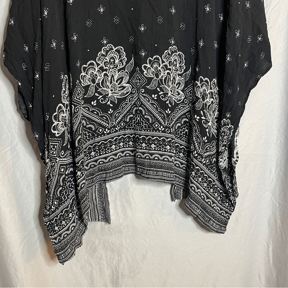 Black and White Cardigan - Picture 7 of 8